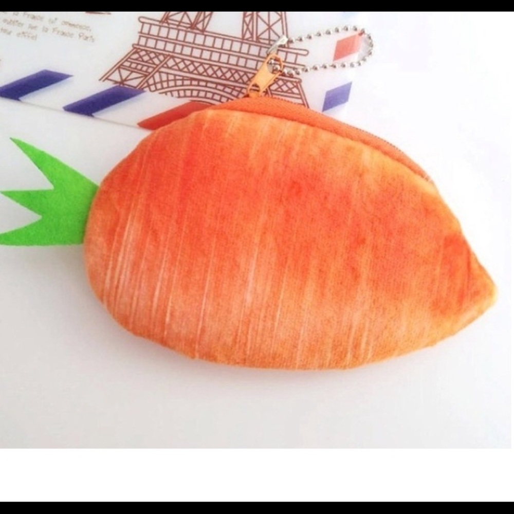 Carrot 🥕 coin purse great gift for a vegetarian!